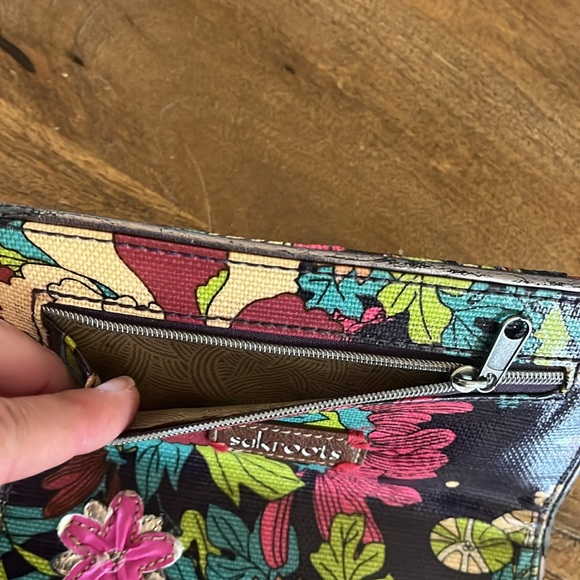 SAKROOTS Artist Circle Snap Wallet - Picture 10 of 12